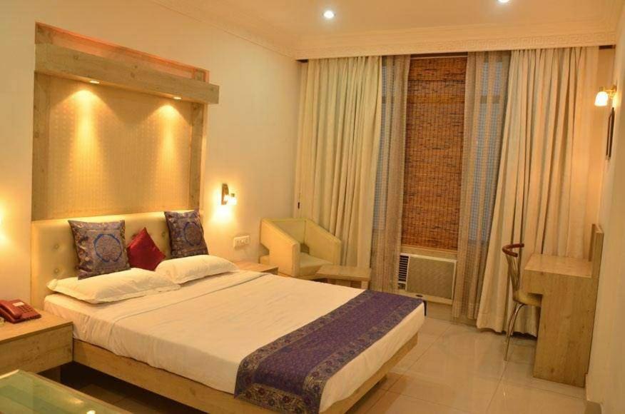 קאנפור Rass Hotel מראה חיצוני תמונה