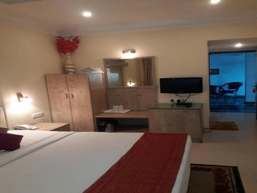 קאנפור Rass Hotel מראה חיצוני תמונה