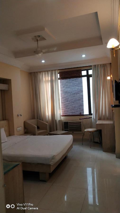 קאנפור Rass Hotel מראה חיצוני תמונה