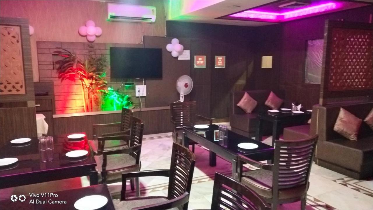 קאנפור Rass Hotel מראה חיצוני תמונה