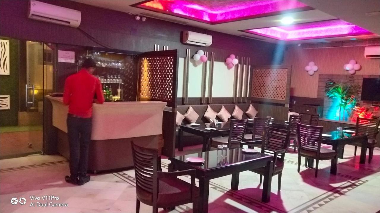 קאנפור Rass Hotel מראה חיצוני תמונה